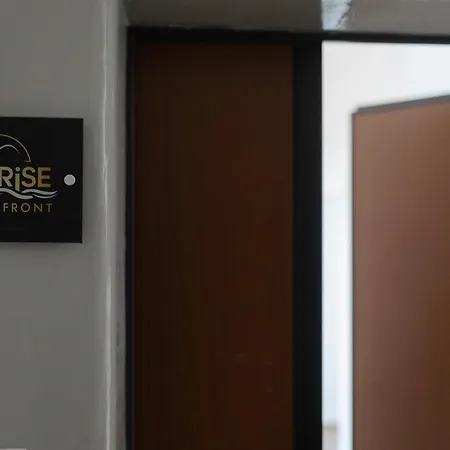 Sunrise Waterfront - With Sea View Balcony - * Μολφέττα