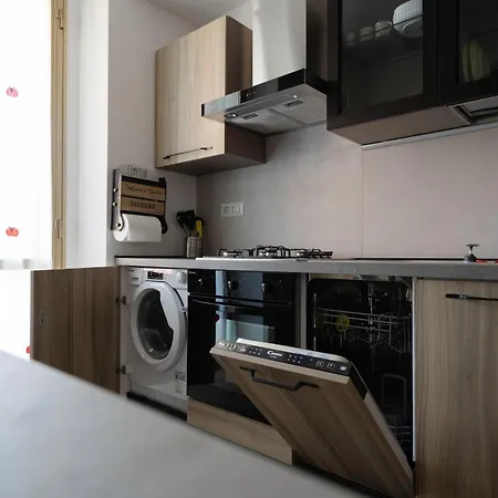 Διαμέρισμα Sunrise Waterfront - With Sea View Balcony - *