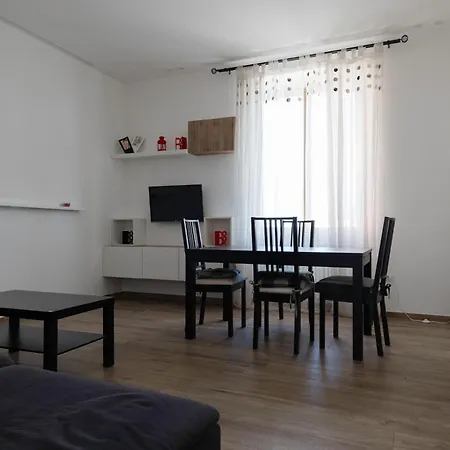 Διαμέρισμα Sunrise Waterfront - With Sea View Balcony - *