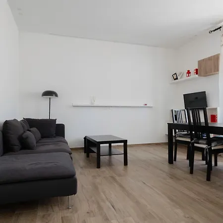 Διαμέρισμα Sunrise Waterfront - With Sea View Balcony - *