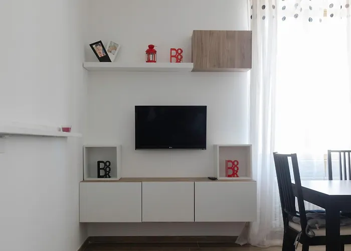 Sunrise Waterfront - With Sea View Balcony - 아파트