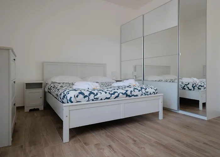 Sunrise Waterfront - With Sea View Balcony - 아파트 *